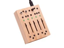 5 Moons MultiTrack Recorder + Looper -Roland Shop CritterGuitari 5 Moons 03