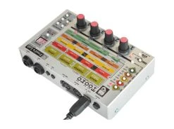 Töörö Polyphonic Hybrid Desktop Synthesizer -Roland Shop FredsLab Tooro 03