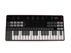 Uno Synth Pro Paraphonic Analog Synthesizer (Desktop)